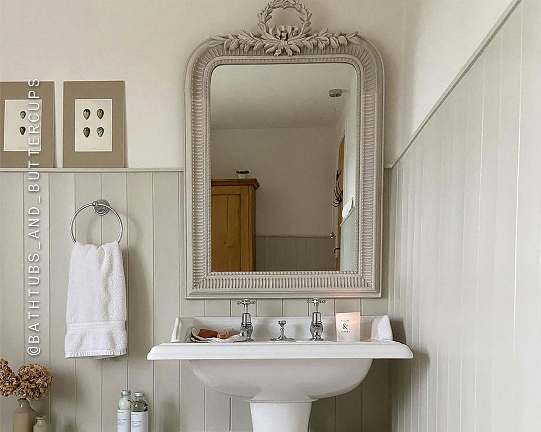 Bathroom in Lick Beige 03