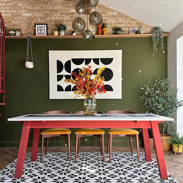 Dining room in Lick Green 05 and Red HTK50