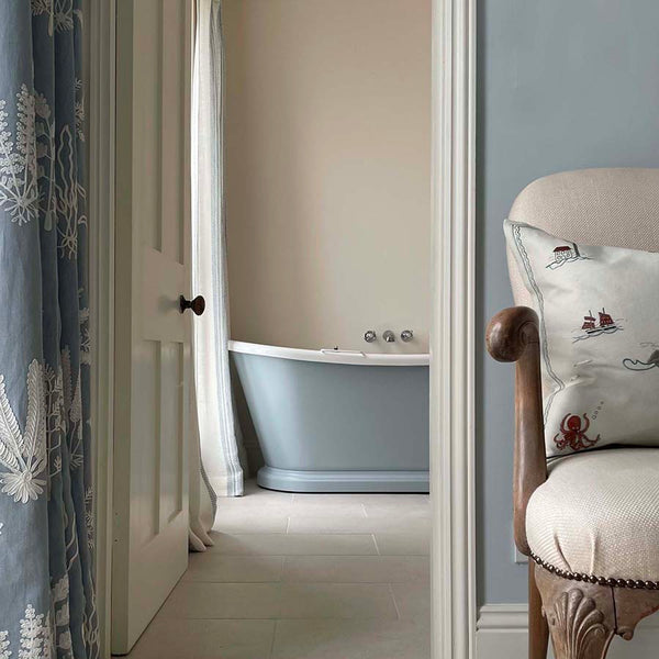 Bathroom in Blue 04 and Beige 01